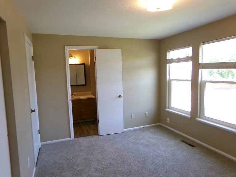 4 Woodbine Ct — Photo 13