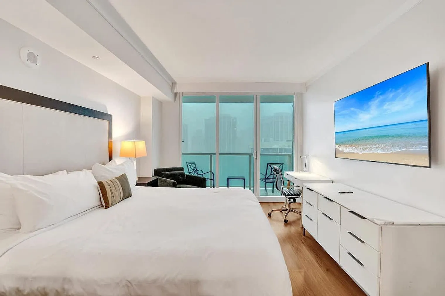 Studio, 1.0 bath, 387 sqft, $3,376 — Photo 1