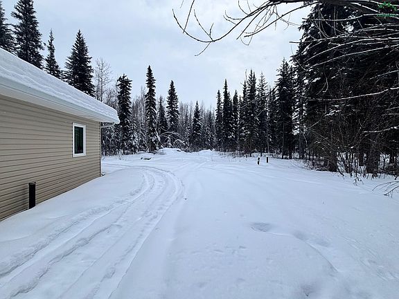 4th image of 690 Orion Dr