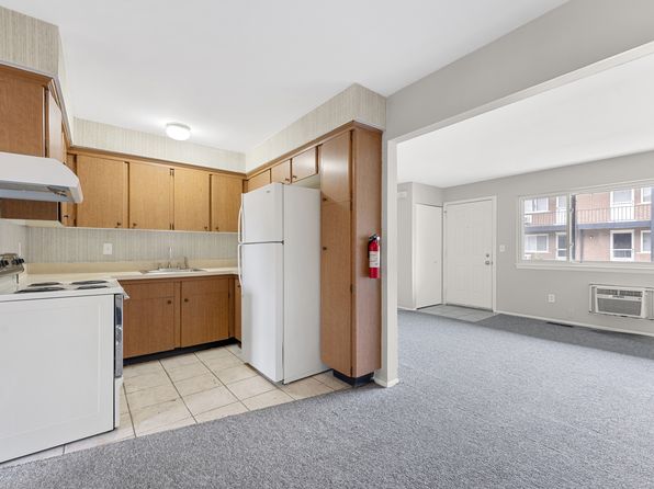 426 Oak St #17933200