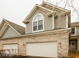 10 Juniper Ct, Lake In The Hills, IL 60156