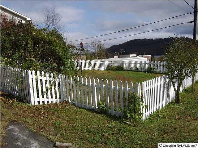2nd image of 2061 Obrig Ave