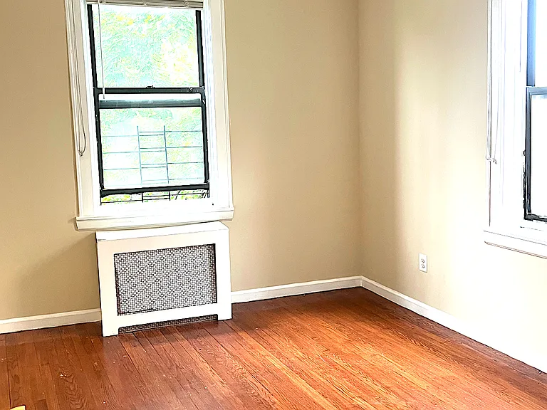 40 Park Pl #D4 — Photo 4