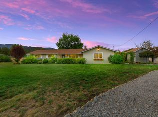 730 Meadow View Dr, Williams, OR 97544