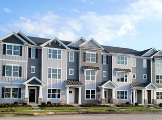 2215 Glacier St, Mundelein, IL 60060