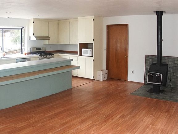 4th image of 31 Rainier Ln