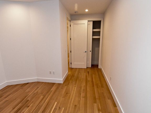 3rd image of 300 W 112th St #0LLB