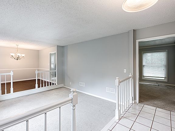 3rd image of 466 Windol Ct