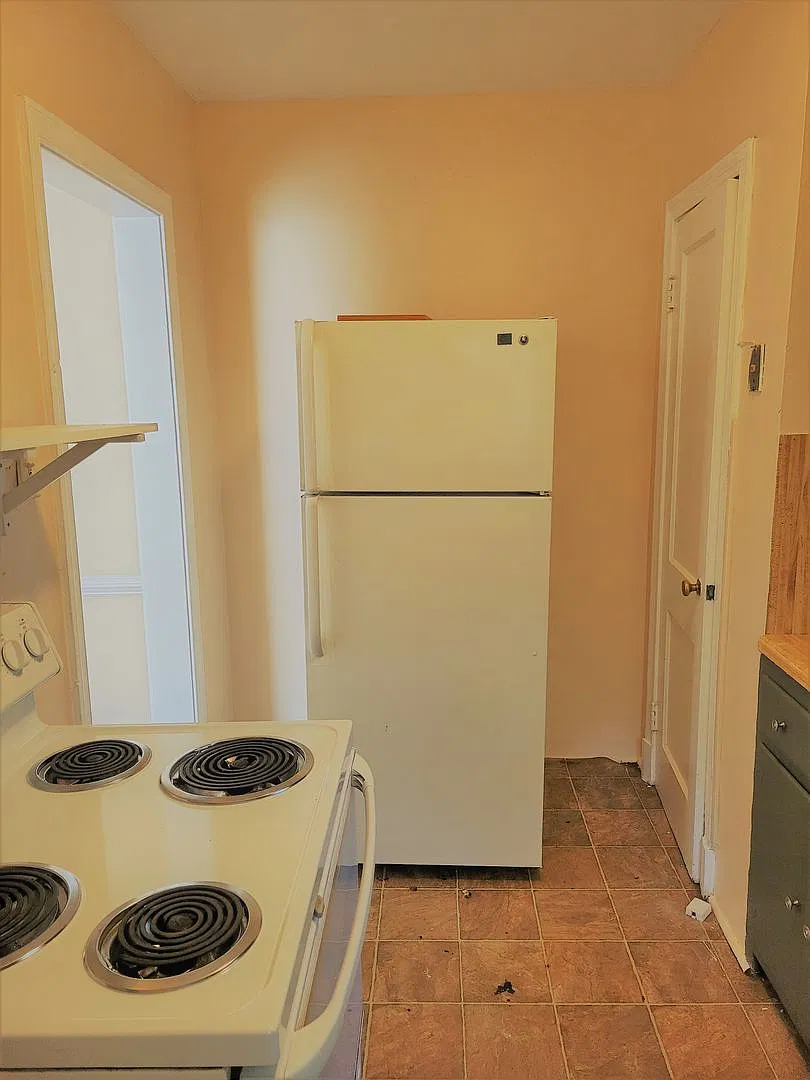 4 Bedroom/1 Bath Cape Cod near RIR — Photo 4