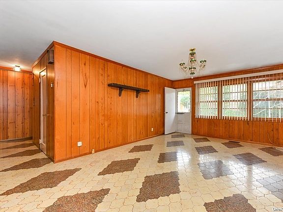 4th image of 6 Poplar Pl