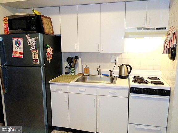 5th image of 521 S 16th St APT C