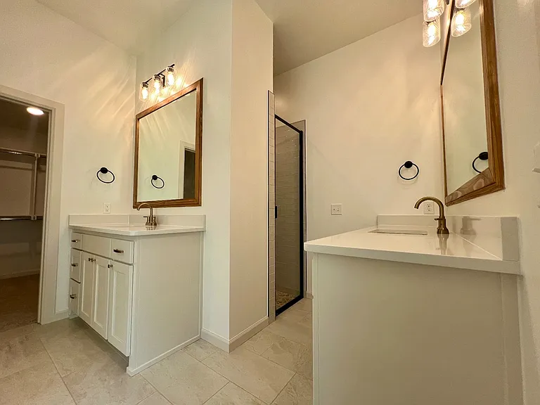 9333 SW 42nd St — Photo 10