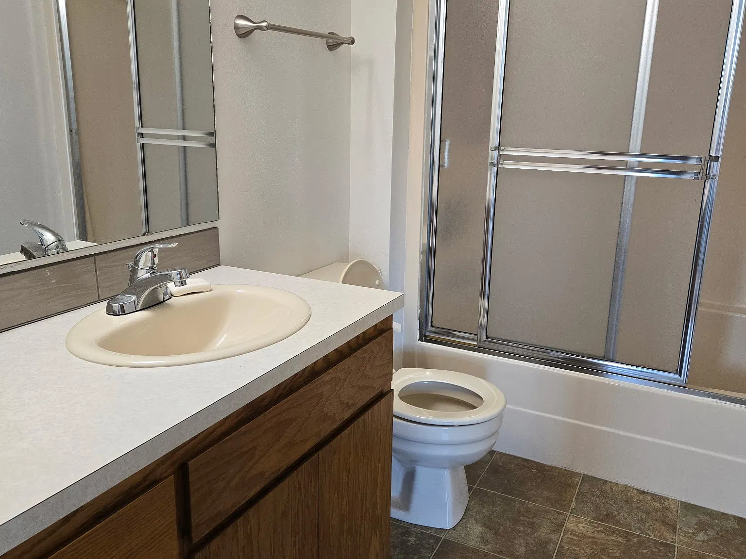 2 bed, 1000 sqft, $1,840 — Photo 4