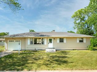 24 Sunrise Dr, Elkhart, IN 46517