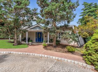 29 Woodrow St, Oakhurst, NJ 07755