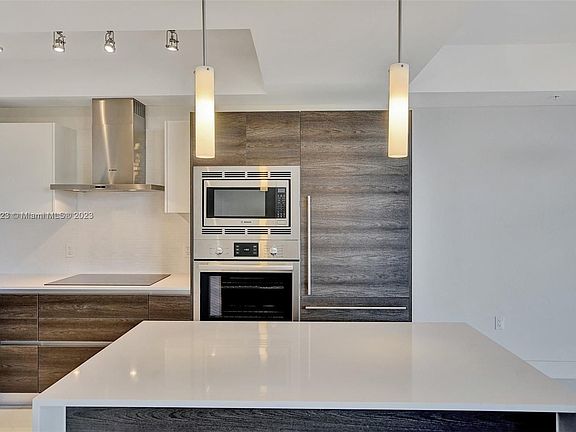 4th image of 301 Altara Ave APT 617