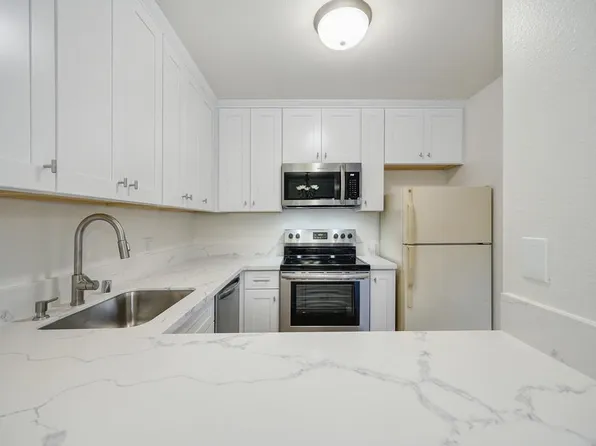 628 Woodside Sierra Unit 3, Sacramento, CA 95825