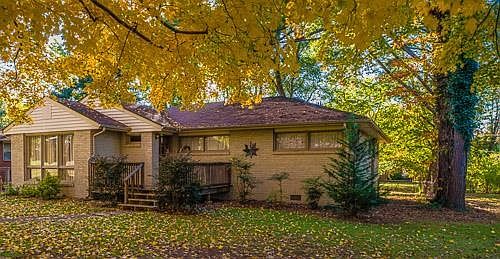 2nd image of 717 Stanhope Dr NE
