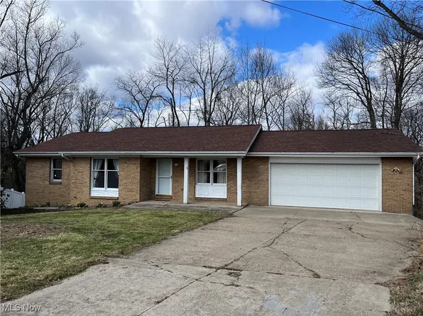 179 Tartan Dr, Follansbee, WV 26037