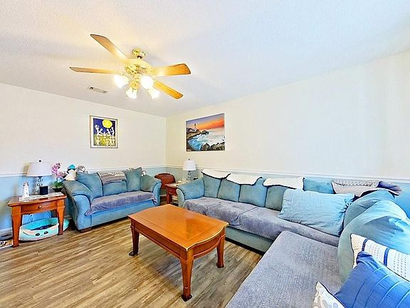 5th image of 2218 Riverside Ave