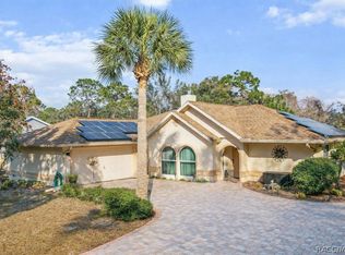 84 N Country Club Dr, Crystal River, FL 34429