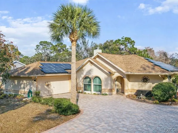 84 N Country Club Dr, Crystal River, FL 34429