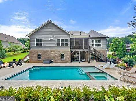 3rd image of 731 Creekside Bnd