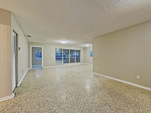 4th image of 9560 Caribbean Blvd