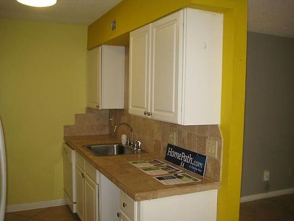 3rd image of 4627 Bayshore Dr #2