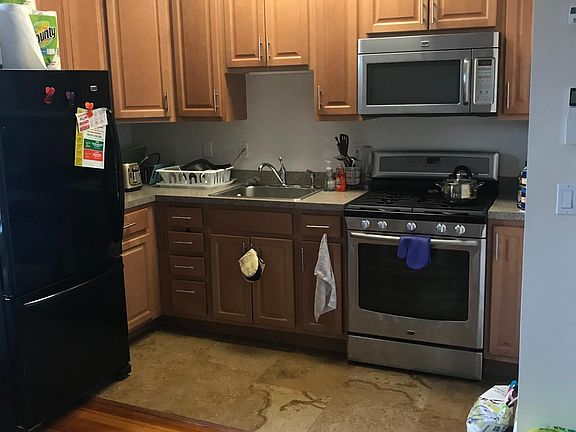 2nd image of 310 Washington Ave APT 3