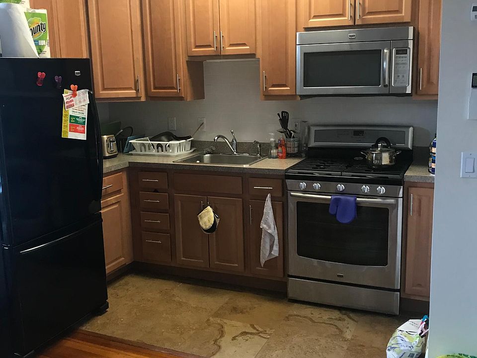 2nd image of 310 Washington Ave APT 1