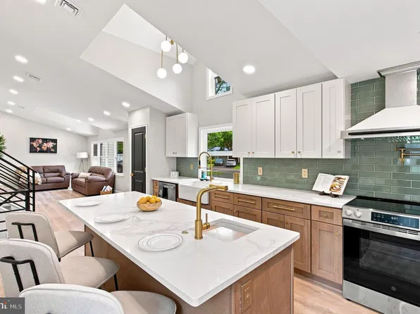 50 Manor Ln, Yardley, PA 19067