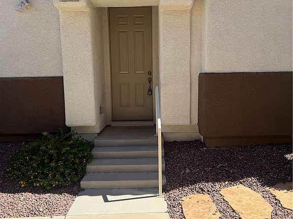 5th image of 1088 Luna Eclipse Ln #101
