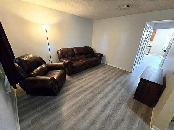 4th image of 168 E University Dr APT L204