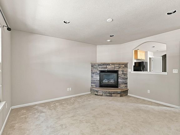 5th image of 417 NW 27th St