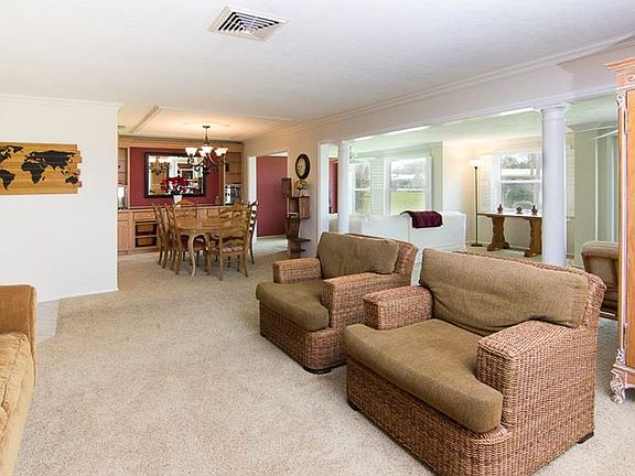 4th image of 3316 Dartmouth Ln
