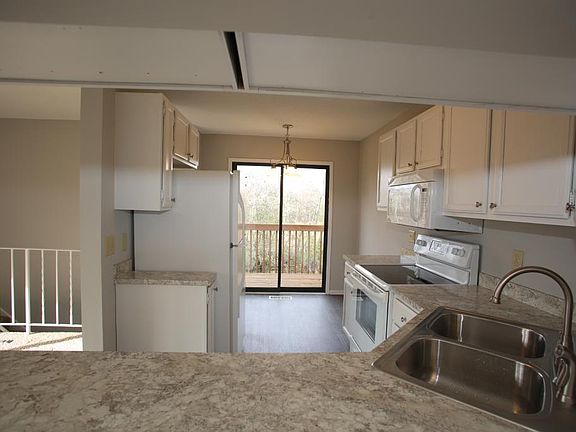 2nd image of 5955 Dellwood Ave