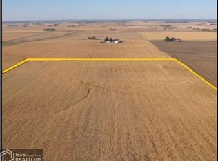 2 W Ridgeway Ave, Cedar Falls, IA 50613