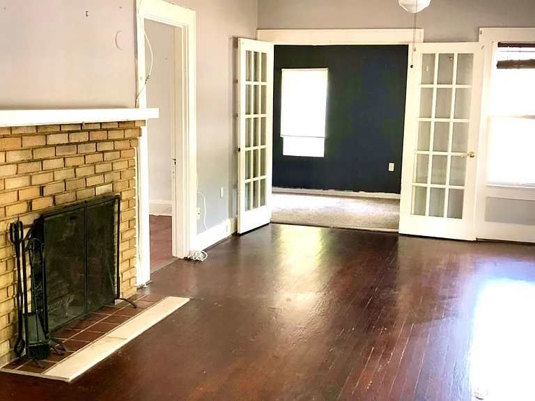 5850 Montana Ave — Photo 2