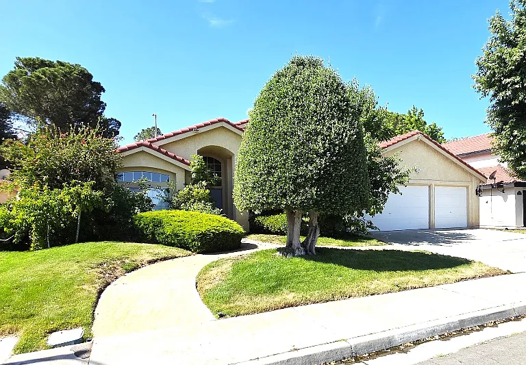 1752 Bradcliff Way — Photo 34