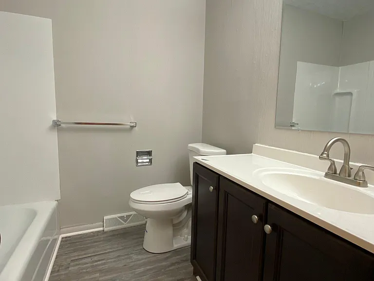 2112 Maplewood Rd — Photo 9