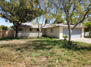 1612 S Michael Ct, Visalia, CA 93292