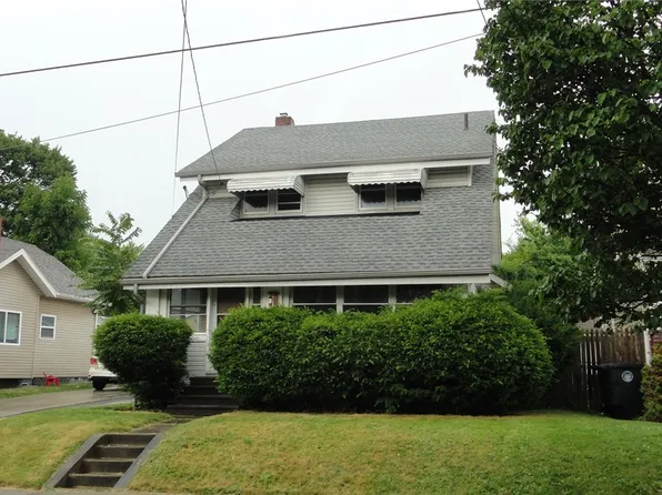 1073 Coventry St, Akron, OH 44306