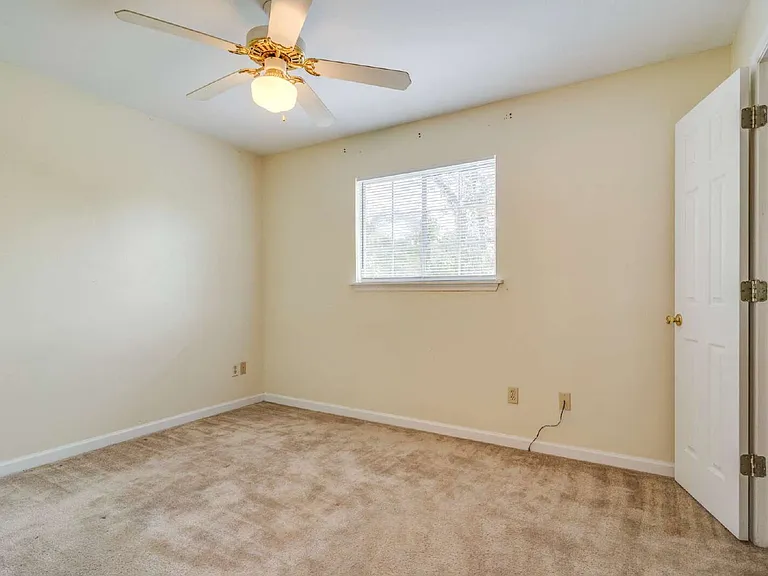 840 W Georgia St #B — Photo 15