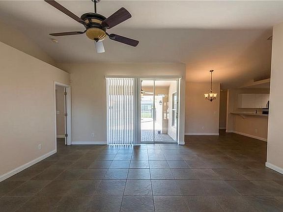 4th image of 2517 SW 31st Ter