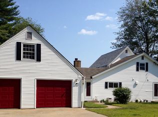 109 W Riverbank Rd, Manchester, NH 03102