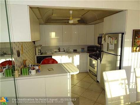 3rd image of 241 Richmond E