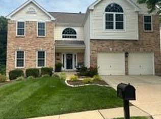 2475 Barrett Heights Dr, Ballwin, MO 63021