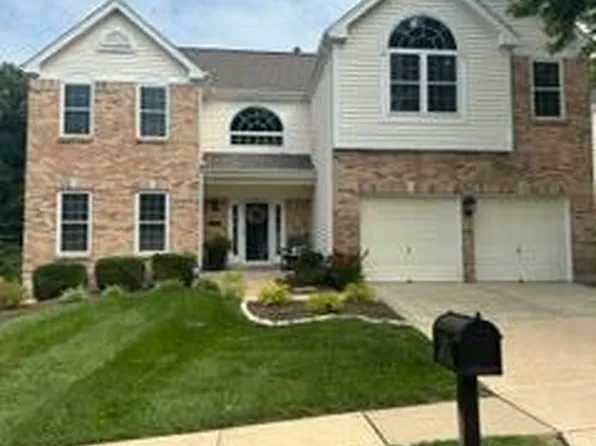 2475 Barrett Heights Dr, Ballwin, MO 63021