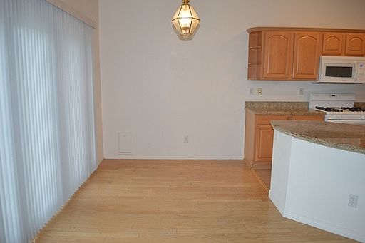 4th image of 4428 Rockaway Beach St